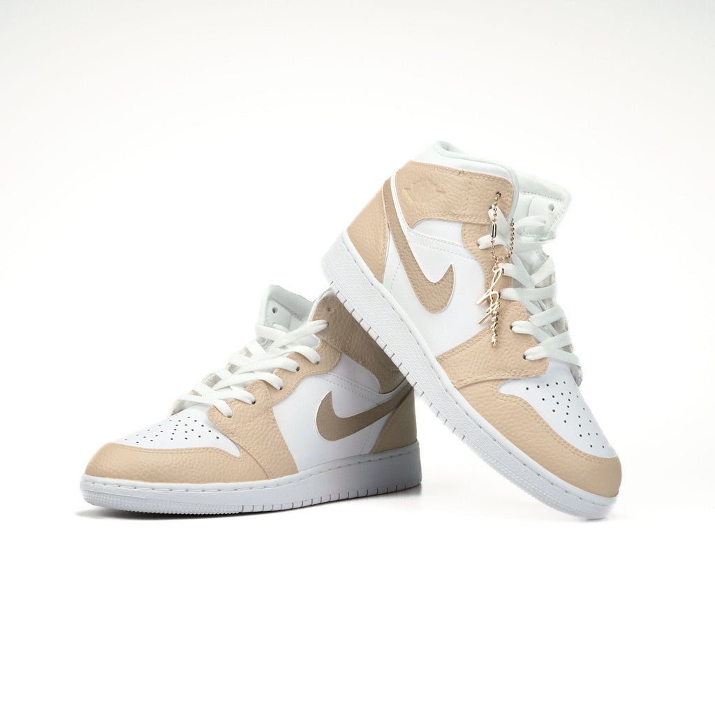 Custom Sneaker Nike Air Jordan 1 high Custom Sneaker beige Naturel Handgemachte Schuhe von Athena