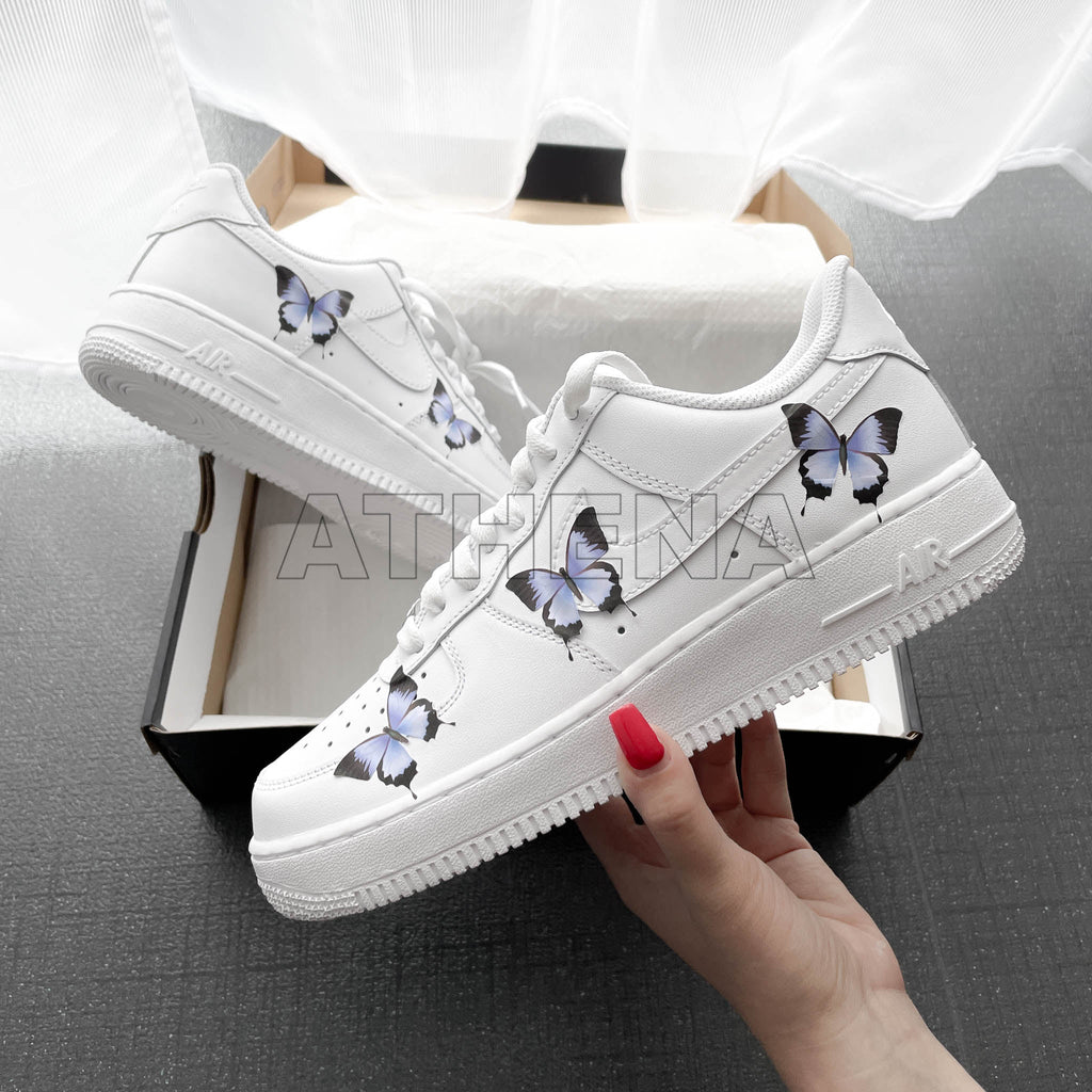 Custom Sneaker Nike AIR Force 1 Custom Sneaker Schmetterling Butterfly lila Handgemachte Schuhe von Athena