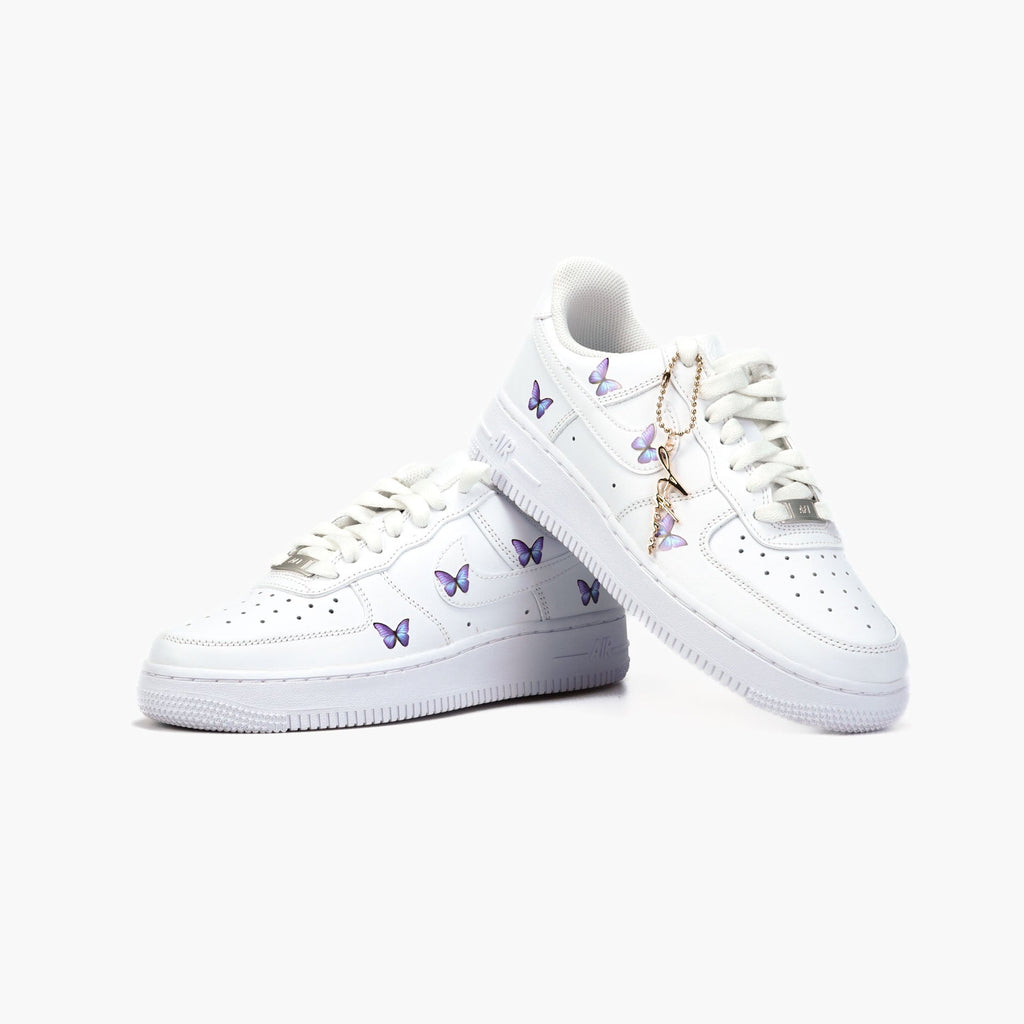 Custom Sneaker Nike AIR Force 1 Custom Sneaker Schmetterling Butterfly lila blau klein Handgemachte Schuhe von Athena
