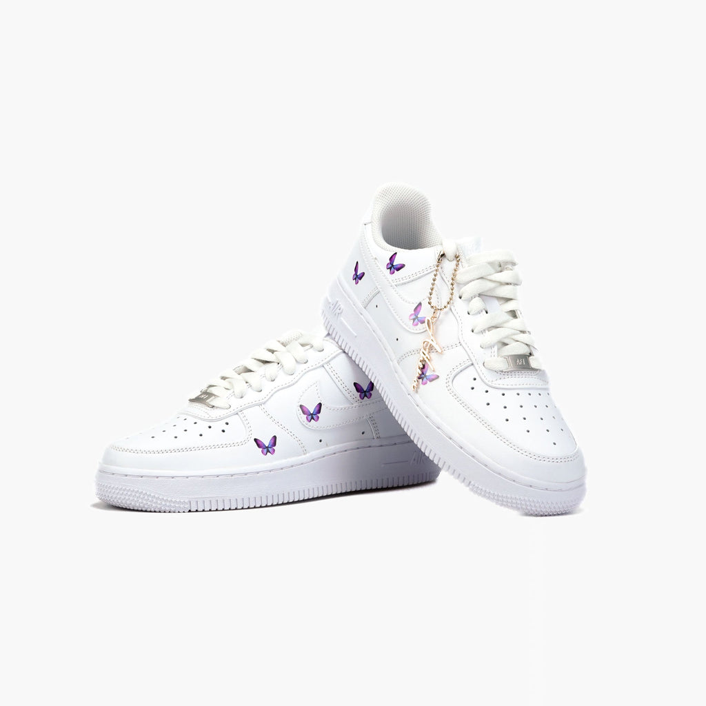 Custom Sneaker Nike AIR Force 1 Custom Sneaker Schmetterling Butterfly lila klein Handgemachte Schuhe von Athena