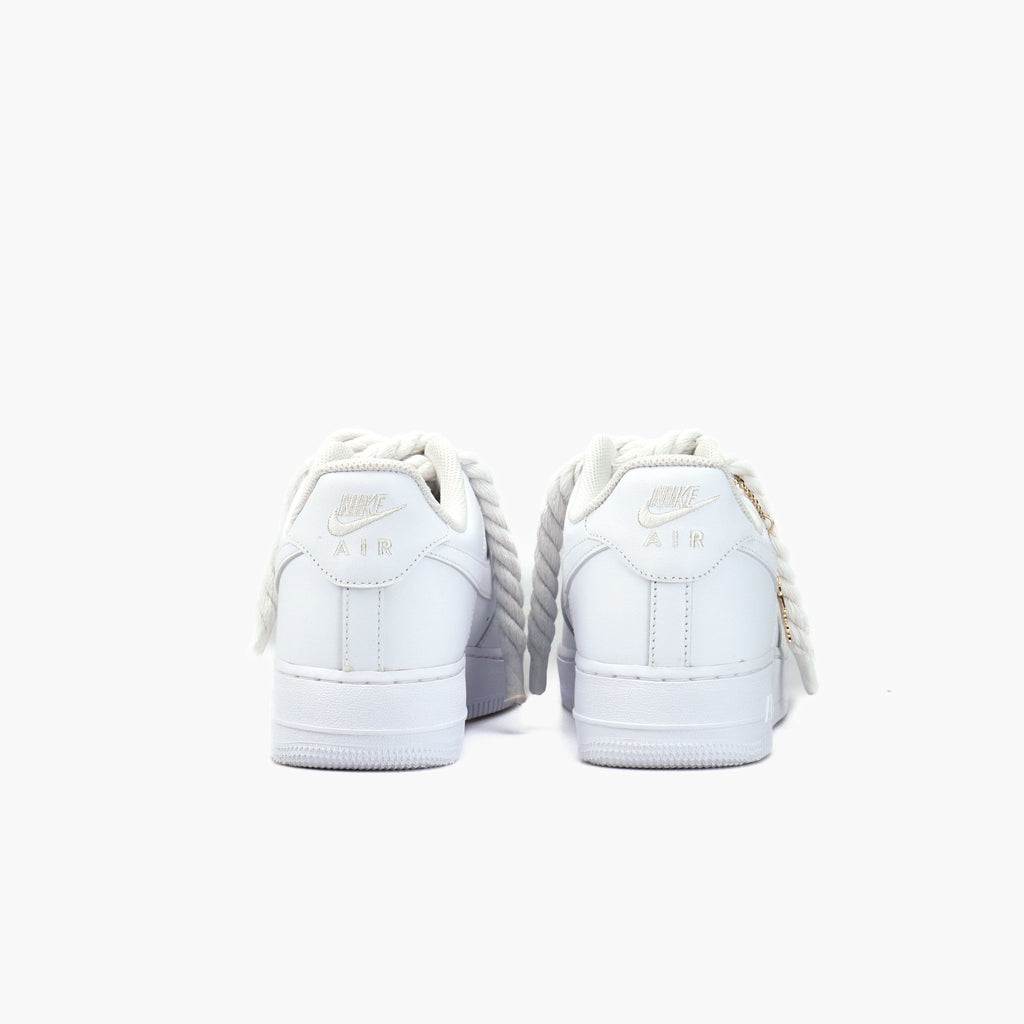 Custom Sneaker Nike AIR Force 1 Custom Sneaker Seil Schnürsenkel Dunkel Weiß Handgemachte Schuhe von Athena