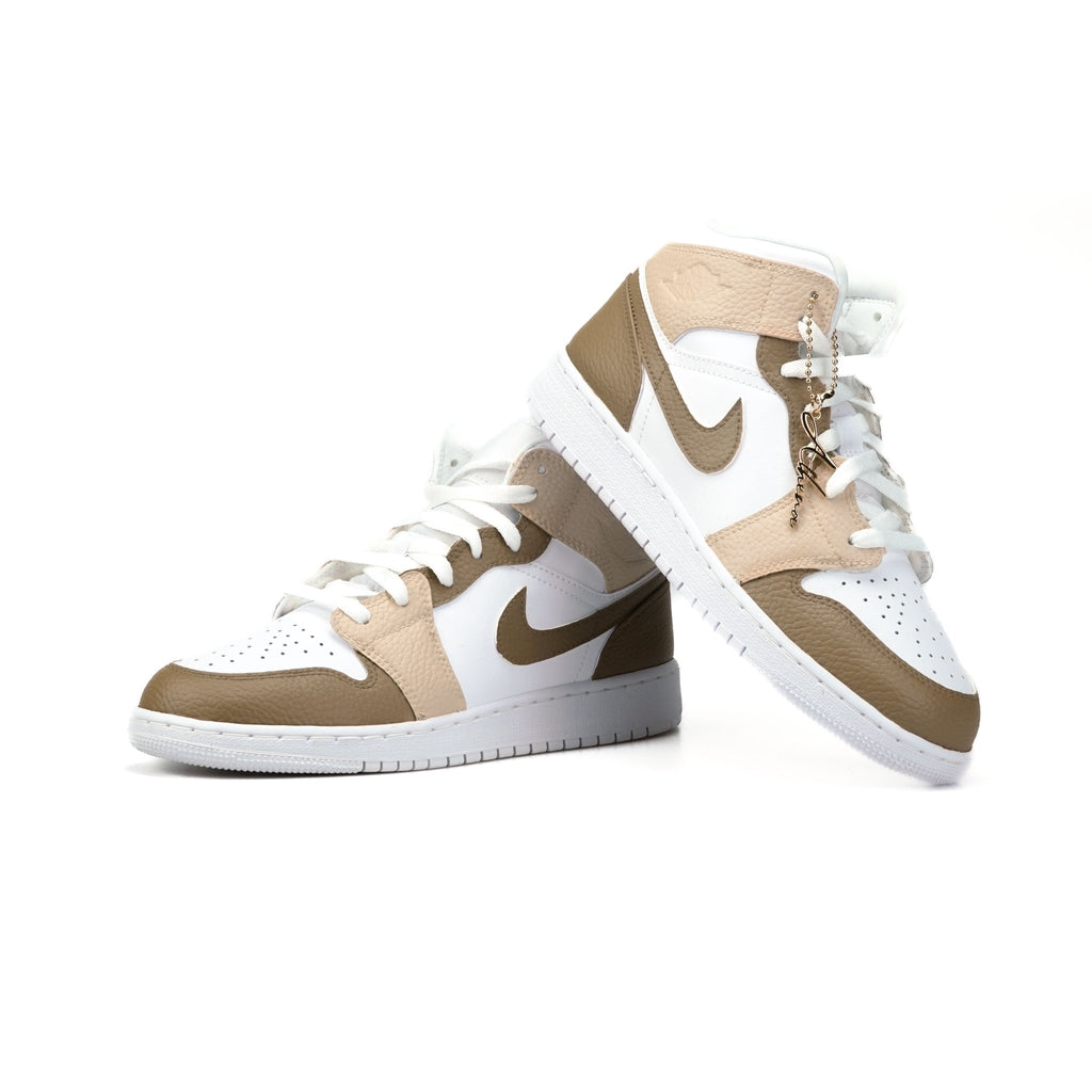 Custom Sneaker Nike Air Jordan 1 high Custom Sneaker braun Handgemachte Schuhe von Athena