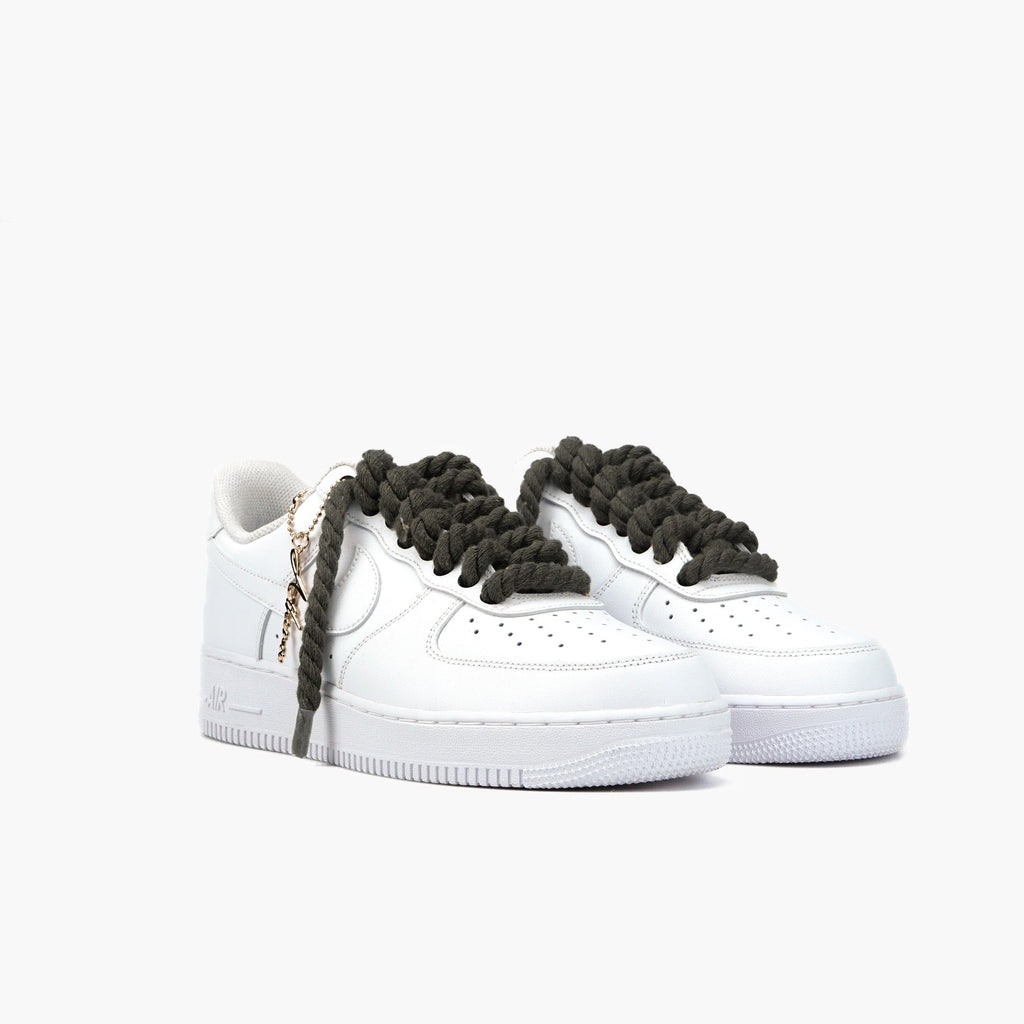 Custom Sneaker Nike Dicke Schnürsenkel schwarz Baumwollseil für Sneaker 8mm Rope Laces zum Selber machen. Handgemachte Schuhe von Athena