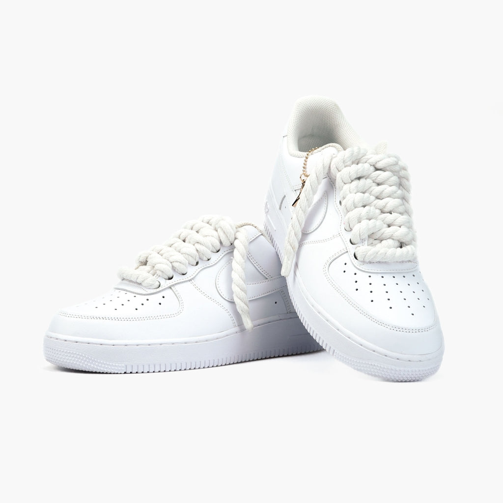 Custom Sneaker Nike Dicke Schnürsenkel Weiß Baumwollseil für Sneaker 8mm Rope Laces zum Selber machen. Handgemachte Schuhe von Athena